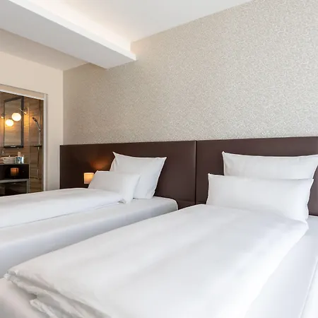 מלון Trip Conference & 4*