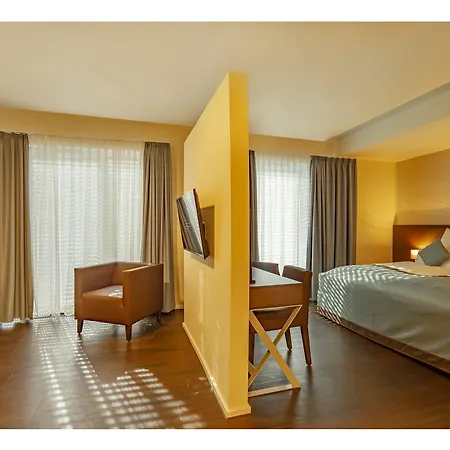 Trip Conference & 4*