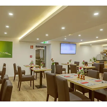 Trip Conference & מלון