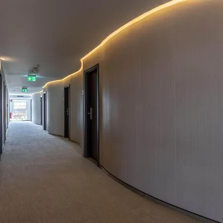 Trip Conference & וצלאר