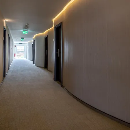 Trip Conference & מלון וצלאר