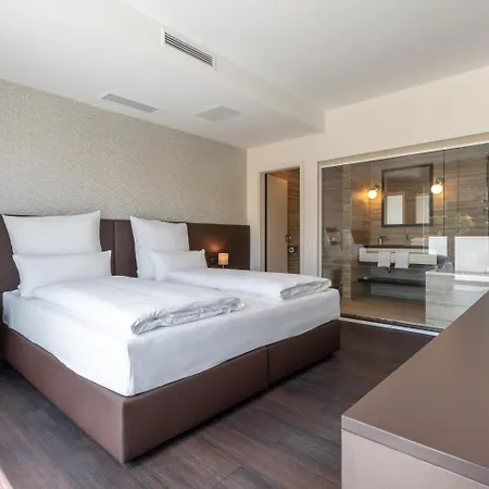 מלון Trip Conference &