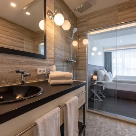 מלון Trip Conference &