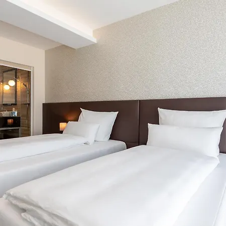 Trip Conference & מלון