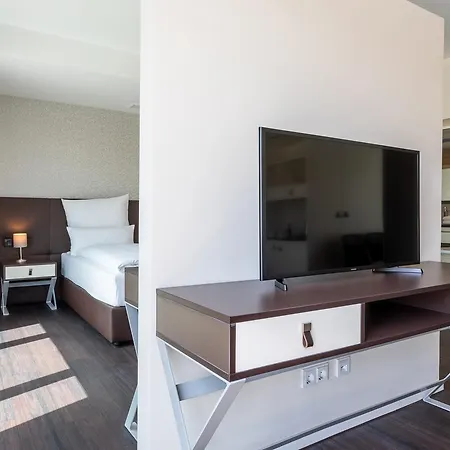 Trip Conference & מלון וצלאר