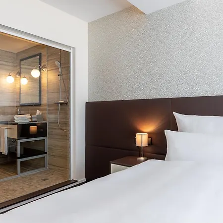 מלון Trip Conference & וצלאר